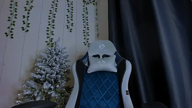 KarlaSim online show from December 20, 11:20 pm