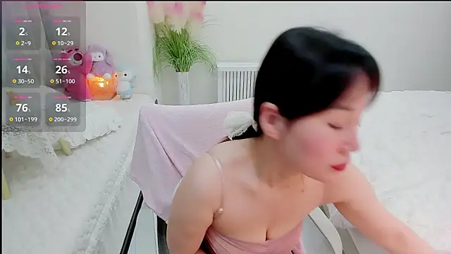 Vivian-6 online show from April 15, 6:47 am