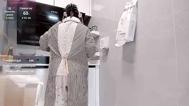 Vivian-6 online show from March 8, 2:04 am