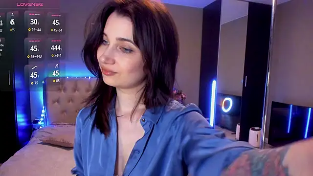 Carina E online show from February 25, 3:32 pm