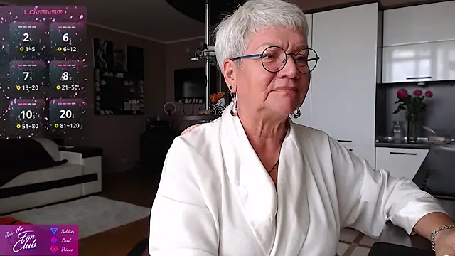 roxana brooks online show from August 2, 12:52 pm