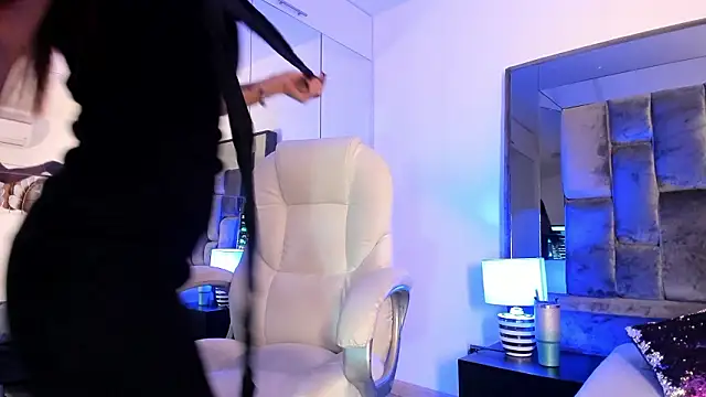 zinnia mosley online show from February 13, 11:34 am