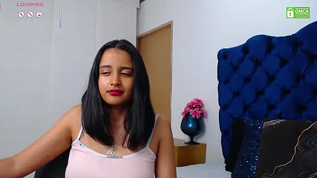 Lili666  online show from April 7, 3:41 am