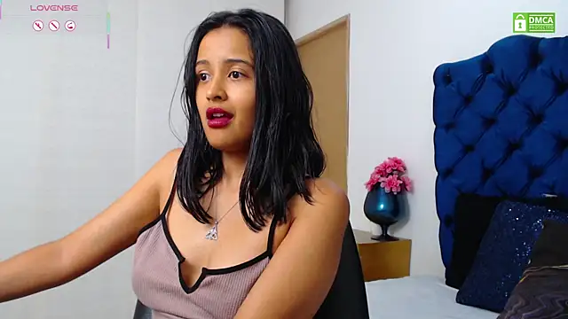 Lili666  online show from April 9, 6:19 am