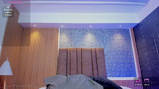 charlottewhitte online show from March 30, 12:27 pm