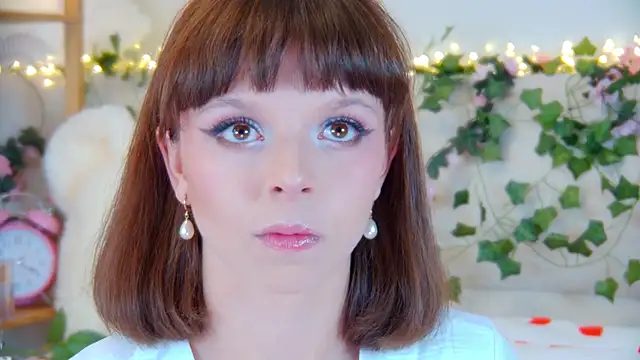 ElisabethDavis online show from April 13, 6:09 pm