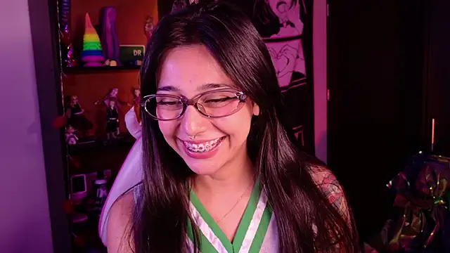 amber yull online show from June 18, 2:13 am