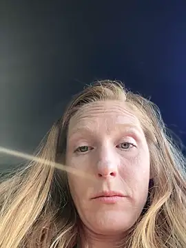 GoldenFlameGoddess online show from April 19, 1:05 am