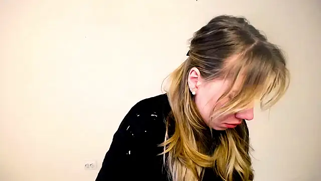 Sport Tall Doll online show from April 27, 8:00 am