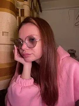 lovebellagrey online show from January 5, 6:00 pm