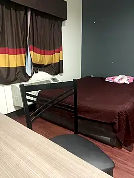 SlimBeenBadd1981 online show from December 22, 10:18 am