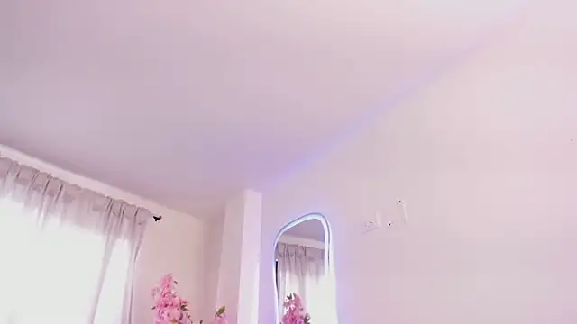 KAROLIVONNE online show from March 28, 6:51 pm