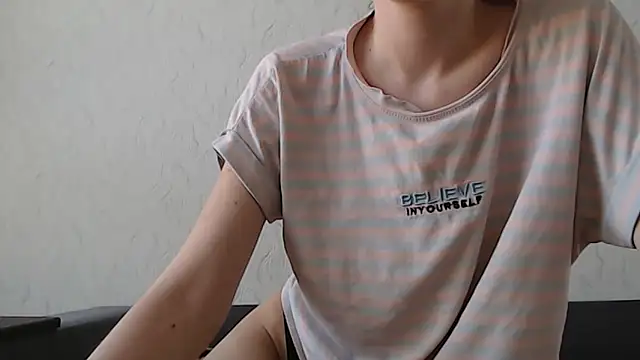 HoneyWiles online show from March 12, 2:31 pm