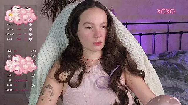 lil luna x online show from March 18, 7:52 pm