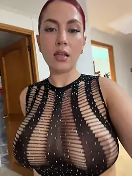 zafiro mo0n online show from April 7, 8:55 pm