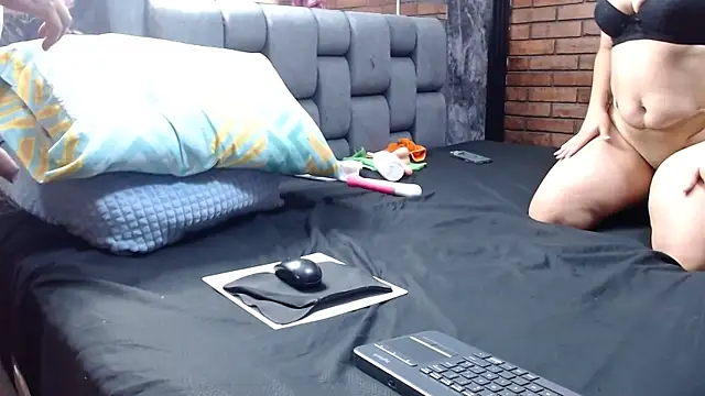 Couple Gold69 online show from April 19, 8:58 am