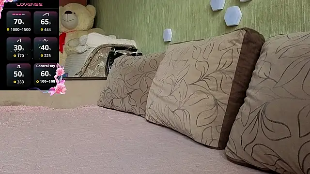 Black or white ANGEL online show from March 21, 9:25 am