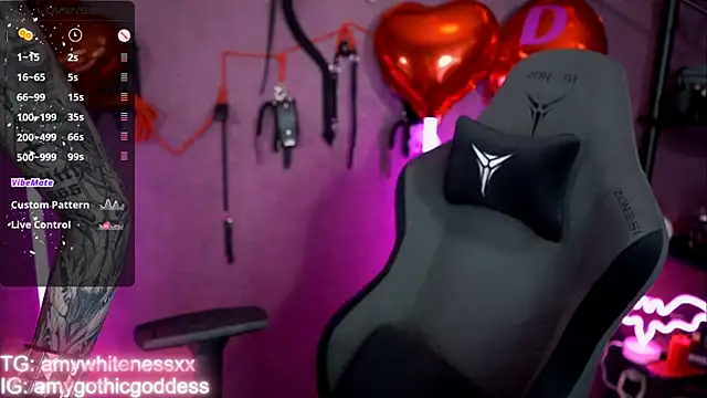 amywhitenessxx online show from February 14, 12:07 pm