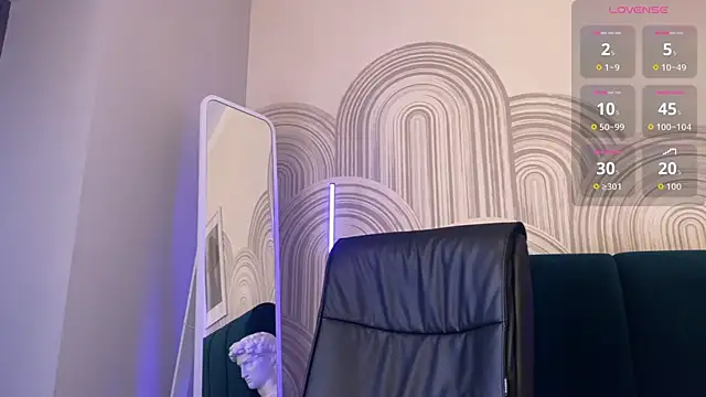 viviann evans online show from March 31, 1:05 am