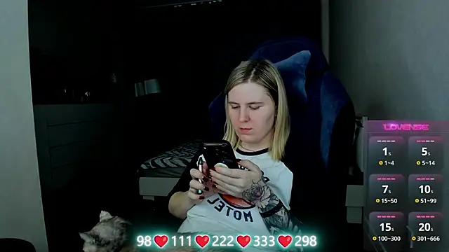 Olivia Munk online show from April 11, 6:30 am