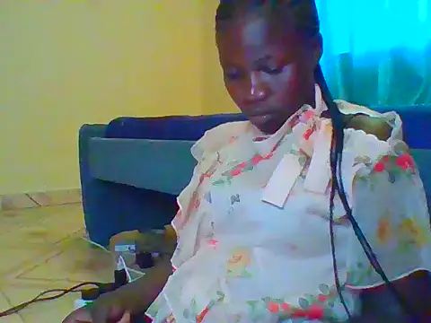 prettychic5 online show from April 7, 9:22 am