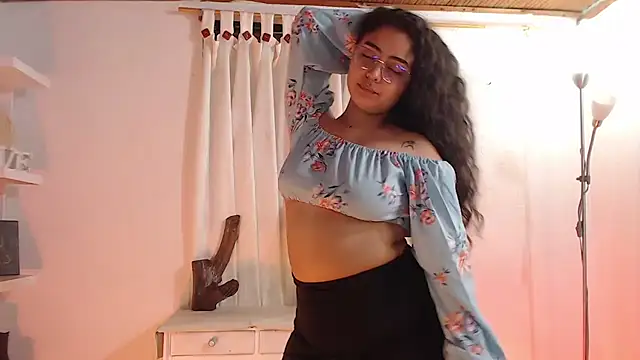  Kim  M online show from March 12, 3:04 pm