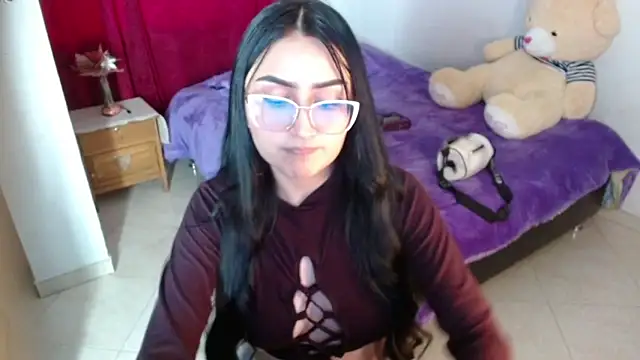 Tiffani Williams online show from April 11, 10:57 pm