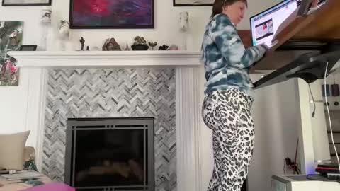 Aurora Willows online show from March 6, 9:20 pm