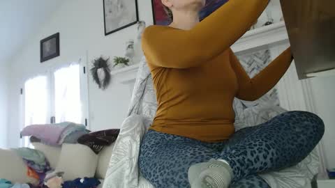 Aurora Willows online show from December 21, 8:35 pm