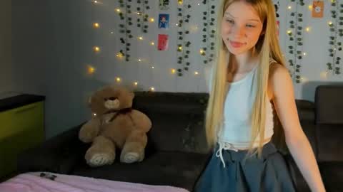 Kira online show from March 14, 5:36 pm