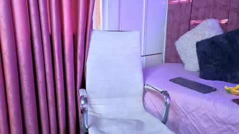 anya online show from November 13, 7:57 pm