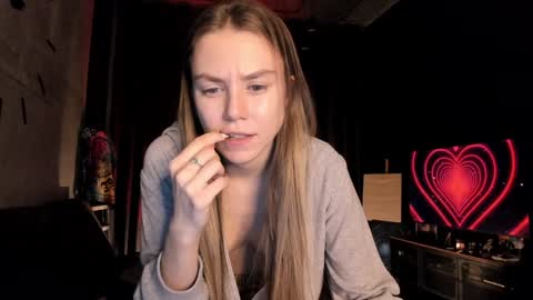 Lily 3 online show from January 19, 9:13 pm