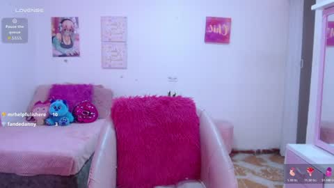 LAILA online show from June 19, 1:58 pm