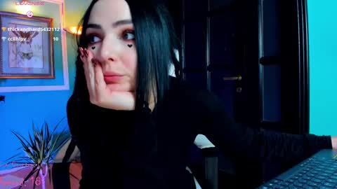 Moona  online show from February 12, 9:11 pm