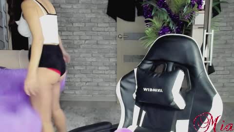 Mia my pvt is open and lovense is active online show from December 7, 4:09 am