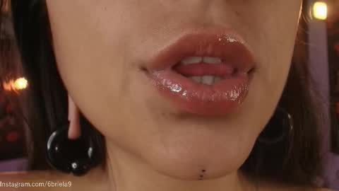 B R I E L A  online show from February 4, 1:30 am