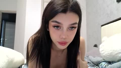 Snapshot of 9west chatting on October 8, 12:42 pm KARINA online show from October 8, 12:42 pm