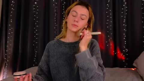 Willow online show from April 12, 9:39 pm