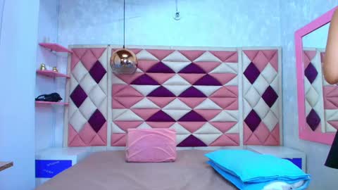  abby rouss online show from September 18, 3:05 am