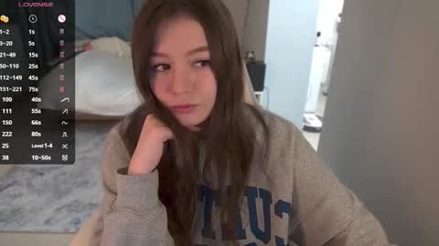 Snapshot of _aein_emy_ chatting on October 17, 7:00 am Emy and Alice online show from October 17, 7:00 am