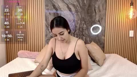 Snapshot of _alanajones_ chatting on October 28, 1:28 pm ALANA online show from October 28, 1:28 pm