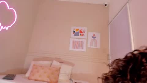 Snapshot of _aleja_x chatting on September 18, 12:04 pm _aleja_x online show from September 18, 12:04 pm
