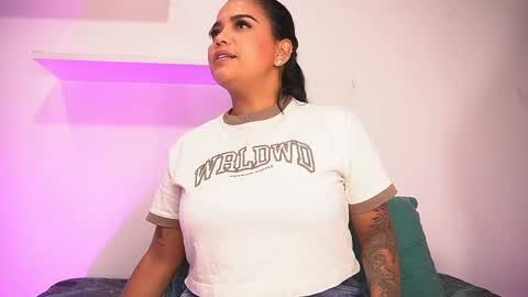 Snapshot of _alexaa_20 chatting on September 17, 11:52 am Alexa online show from September 17, 11:52 am
