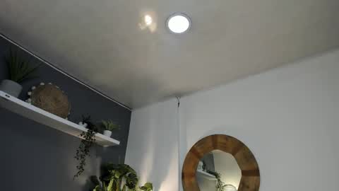 Snapshot of _aliice_1 chatting on March 4, 8:16 pm Alice online show from March 4, 8:16 pm