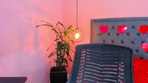 Snapshot of _aline_hall chatting on February 13, 11:50 am Alline Hall online show from February 13, 11:50 am