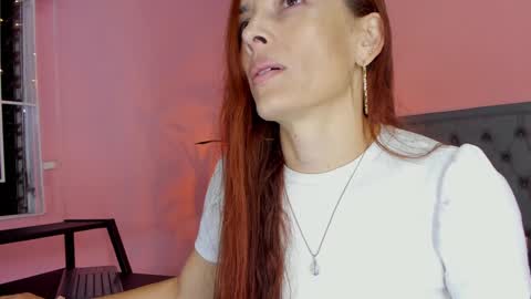 Snapshot of _aline_hall chatting on February 6, 10:47 am Alline Hall online show from February 6, 10:47 am