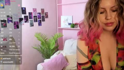 _amymoore_ online show from May 27, 1:49 am