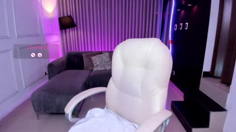 Ana online show from January 18, 7:37 pm