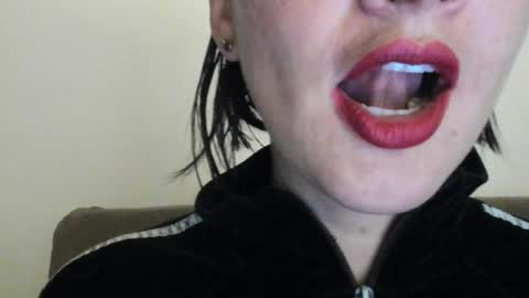 Snapshot of _antomouth_paradise chatting on February 1, 11:16 pm antonia online show from February 1, 11:16 pm