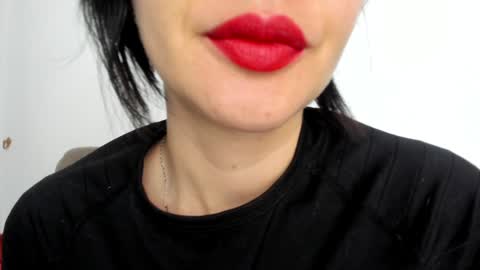 Snapshot of _antomouth_paradise chatting on December 30, 10:43 am antonia online show from December 30, 10:43 am